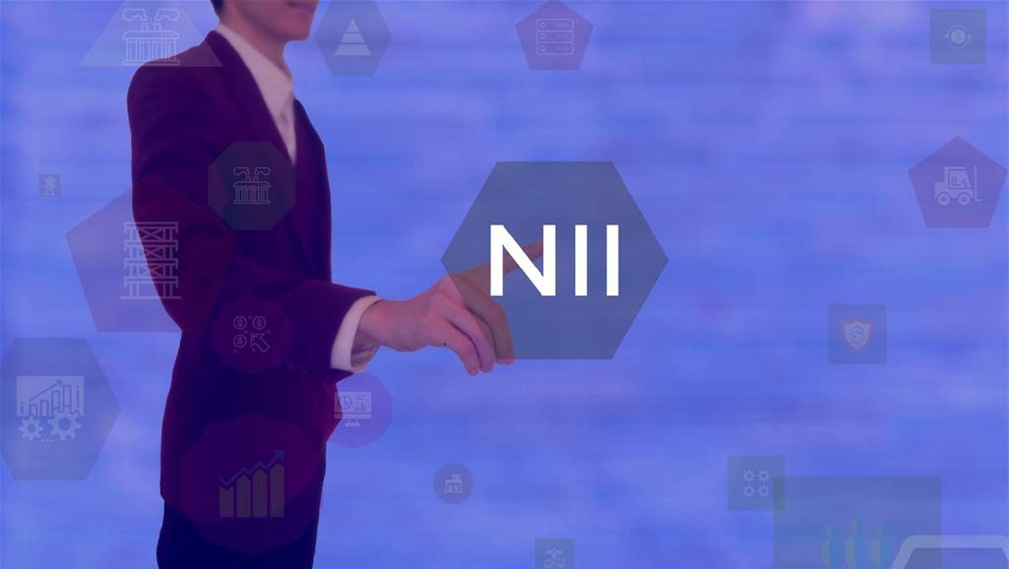 银行|银行行长透露：手有20万这样存，每年躺着赚近1万元的利息！