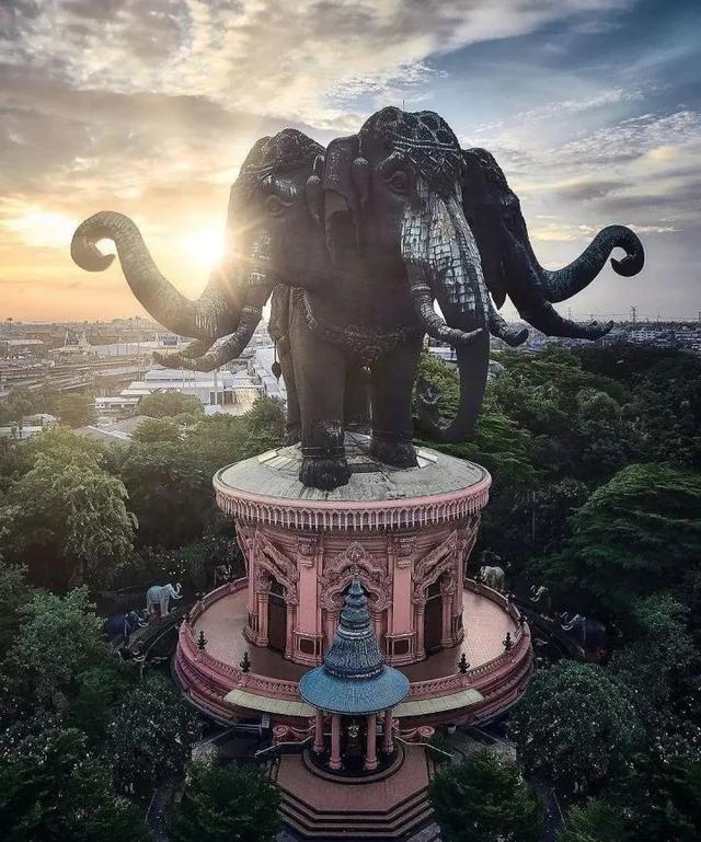 「」这些巨物，会令我们从心里感到恐惧