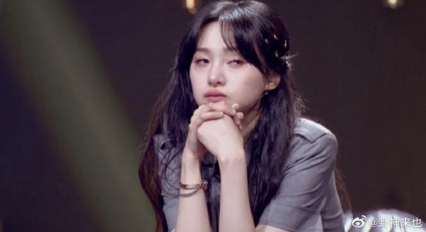 高校▲郑爽与张翰一同现身酒店？张翰态度坚决否认：没联系，没复合