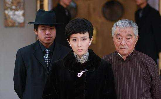 「日本」日本第一美女黑老大，刚上任就血洗另一黑帮，后统治日本最大黑市
