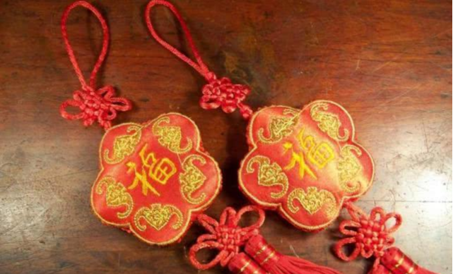 『属狗』5、6、7仨月财神辅弼，3生肖财运归位，横财当头，赚金银如斗