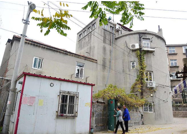 颜夕趣史|五代人住炮楼50多年,墙有72厘米厚,为安装暖气花了十余年