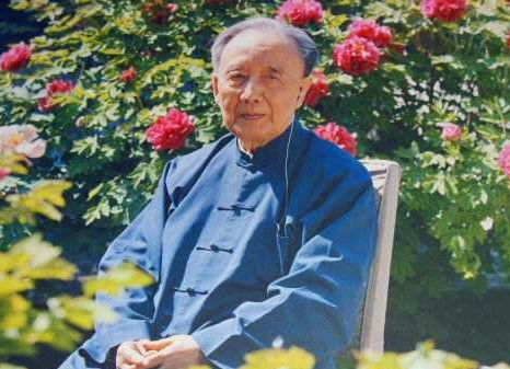 郭沫若|郭沫若和明朝到底有啥仇，为何老想着刨朱家祖坟？你看他祖先是谁