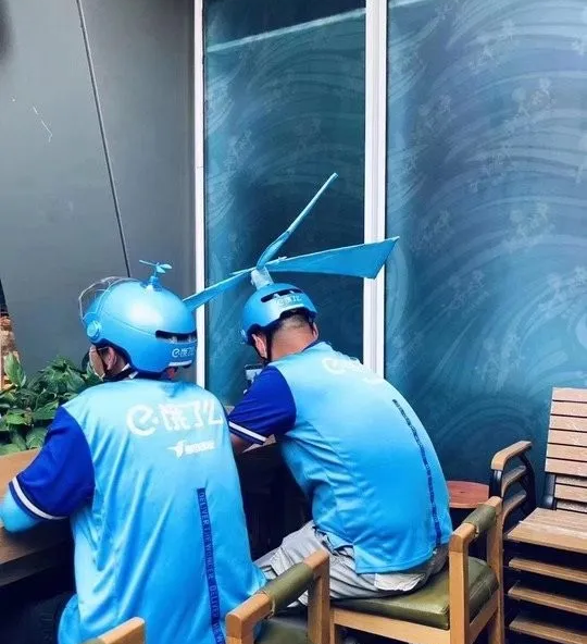 婚房装修时，老婆在角落里加了一个暗门，说是养狗用的，我怎么觉得不对劲？