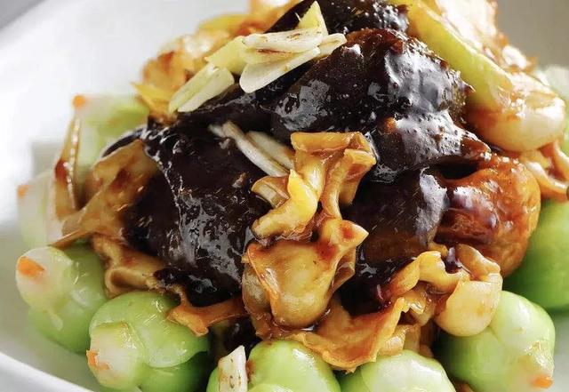 武汉@刚刚，5架包机全部顺利落地武汉！大连医疗队回家喽