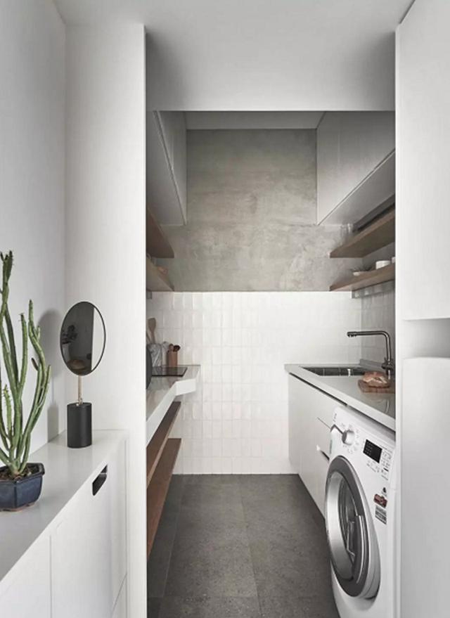 「」17.6㎡公寓，打造楼梯后有种豪宅既视感，一个人也能住的精致