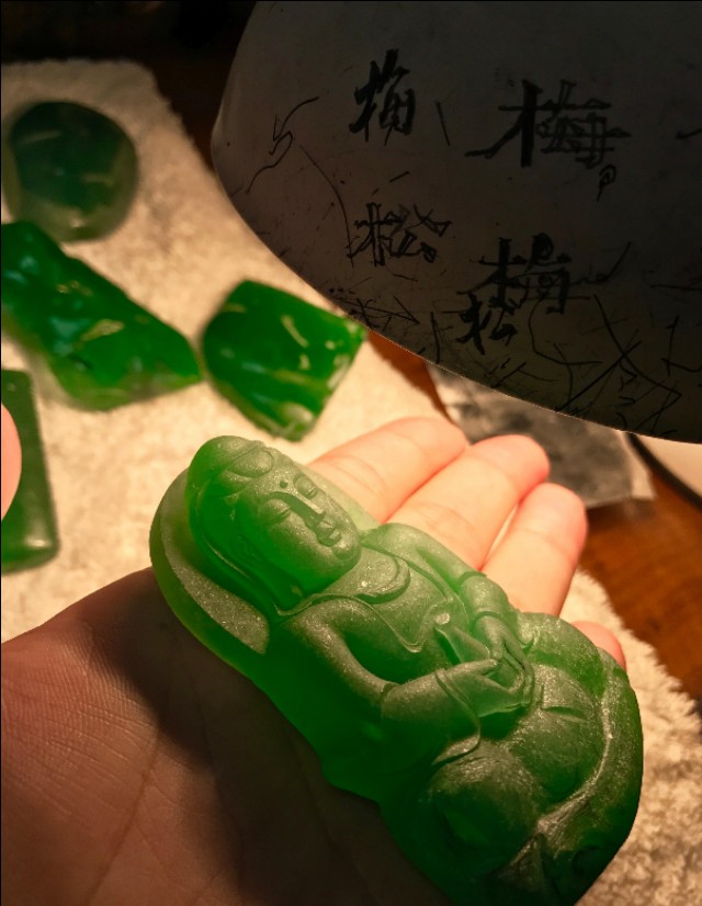 翡翠|翡翠毛料是如何变成翡翠成品的？（一）