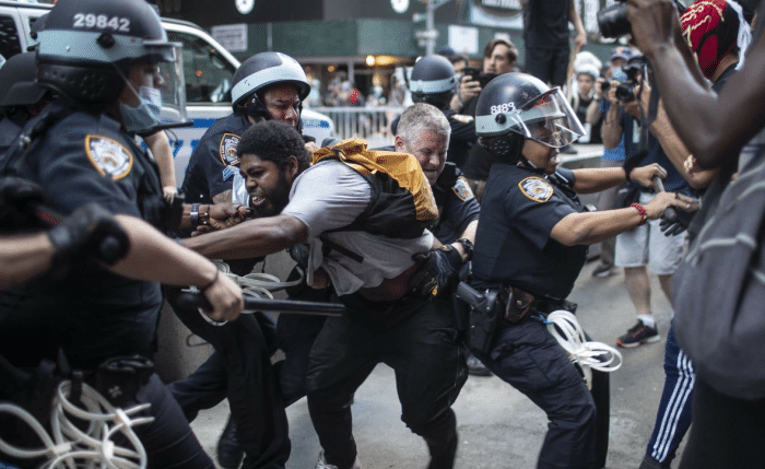 美国■北京时间6月5日14时，美国传来绝望消息，蓬佩奥再次对中国“口出狂言”！