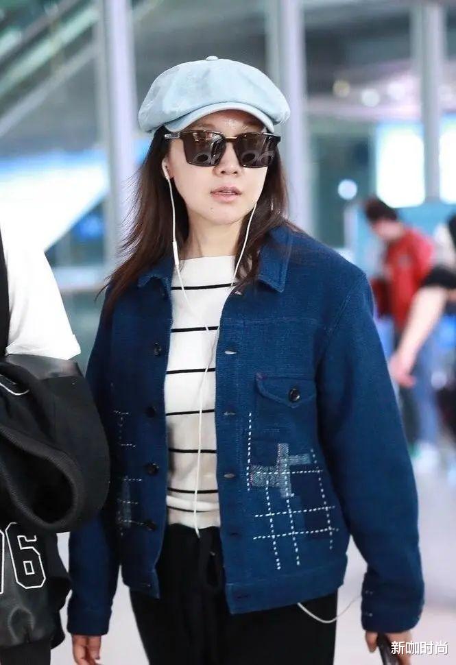 滤镜|闫妮滤镜碎一地，穿简约装束朴素无亮点，松弛颈部肌肤太显老