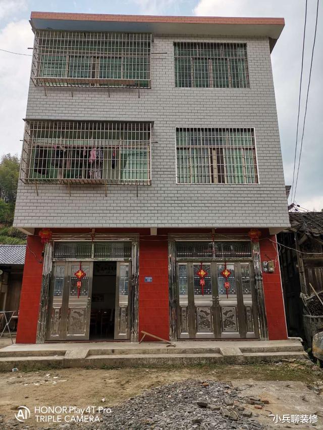 「」晒晒婆家农村的房子，楼梯真是太特别了，保证你们都没见过！