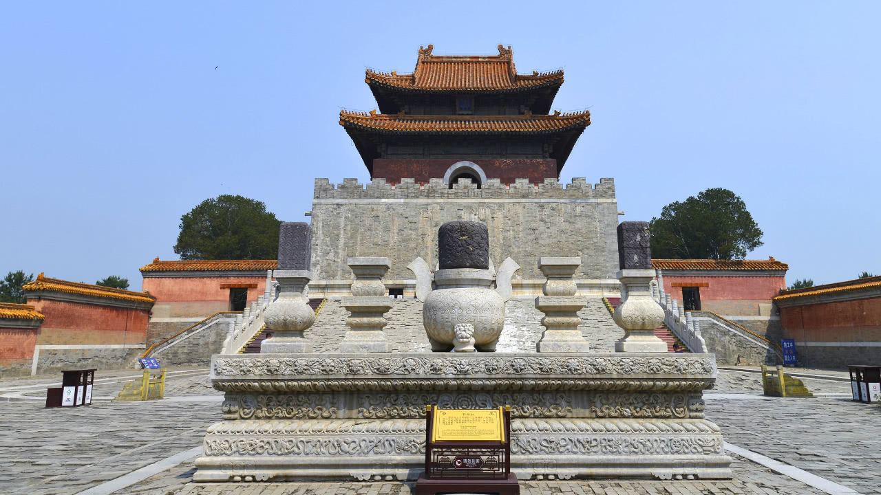 孙殿英▲孙殿英盗掘乾隆帝裕陵，为何要将其尸体拖出，还要当众敲碎牙齿？