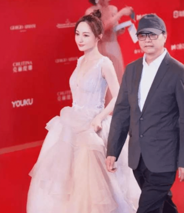 姚笛|他与姚笛同居7年，却因买不起房无奈分手，今红得发紫身价上亿！