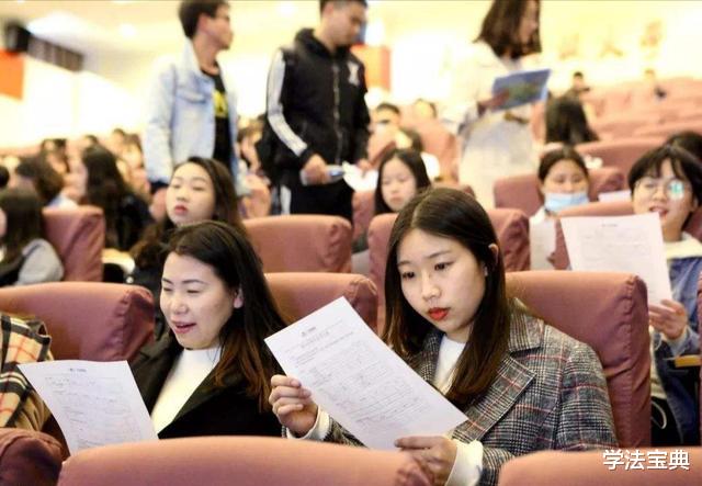 |这四个专业最适合女生报考，就业率高，待遇好，女生如鱼得水