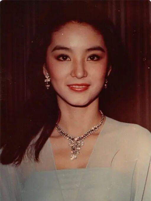 娱乐圈|出生在50年代的娱乐圈四大美女如今都成了花甲老人,谁才是最美
