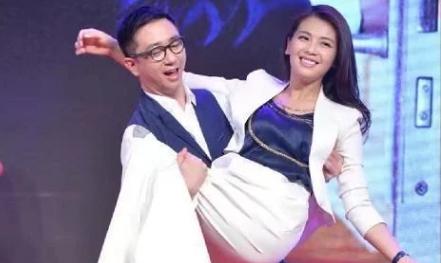 刘涛|把刘涛抱在怀里，谁注意他手上的小动作，人品一目了然！