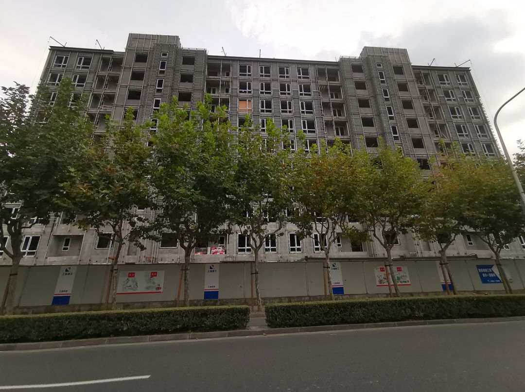 春节前的碧云尊邸静悄悄，来下载81页的ppt产品手册吧