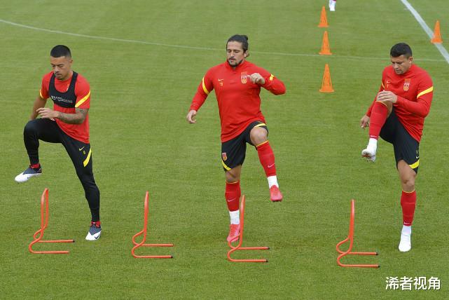 中国足球|下午3点! 上海媒体再现争议言论: 将中国足球逼入绝境, 球迷骂声一片