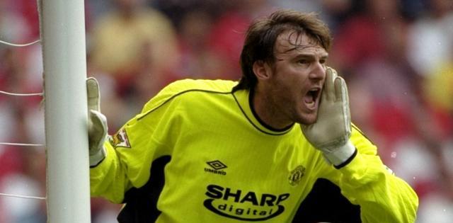 曼联|实力不够却能效力豪门球队的七大球员,第一个成为了永远的笑柄