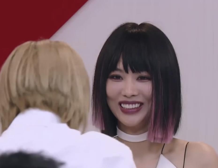 王霏霏|14个姐姐观众喜爱度大洗牌：万茜225票夺第一，白冰27票倒数第一