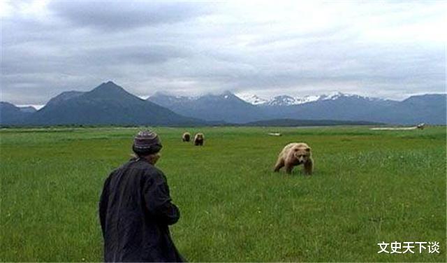 文史天下谈|自称熊的朋友，坚持护熊13年却葬身熊腹，死前6分钟录音被禁播