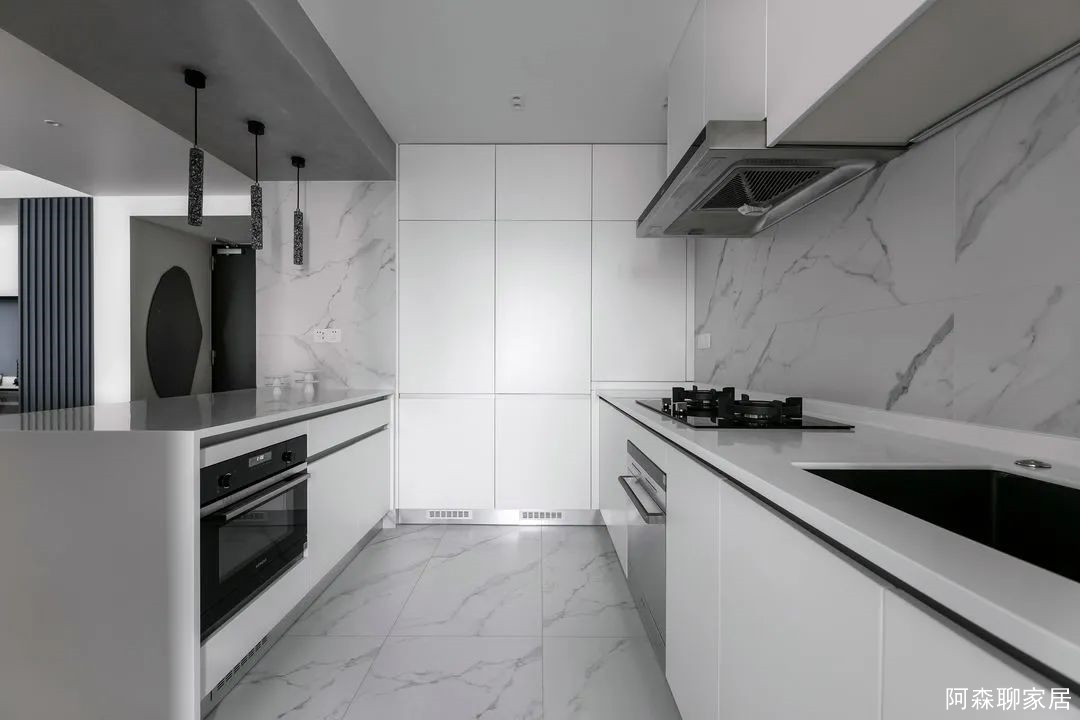 |女友坚持新家这么装,98㎡两人一猫,满满的高级感