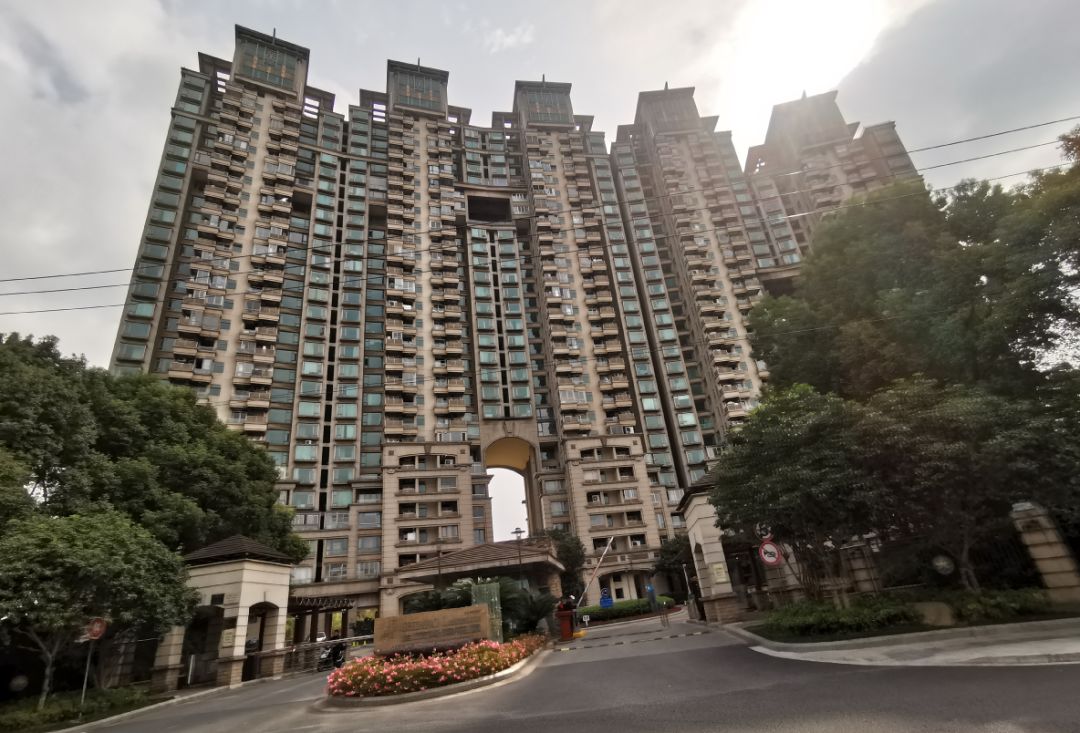 春节前的碧云尊邸静悄悄，来下载81页的ppt产品手册吧