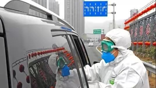 刀刀叨的文艺 大连疫情出现“超级传播者”,1人传染44人,不松懈的时刻到了