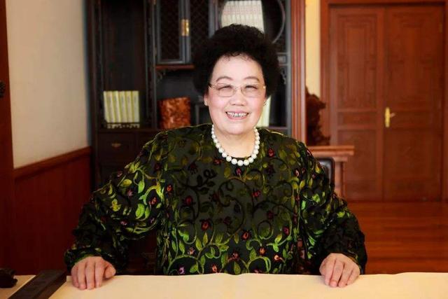 溥仪|陈丽华和溥仪是什么关系？为何她能住颐和园？慈禧又是她什么人？