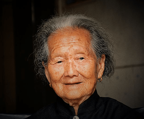 「大脑」118岁老人看起来像五十岁，长寿秘诀很简单，但多数人就是做不到