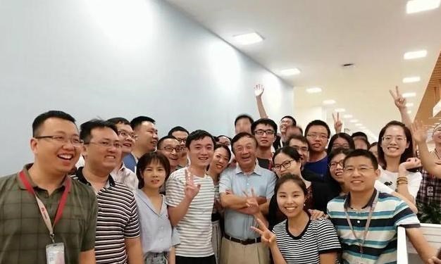 华为|欧洲坏消息不断，任正非却一点不慌，华为养的“狼”要出场了