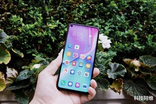 4G|从3199元跌至2399元，麒麟980+3200万，经典4G旗舰现已沦为中档机