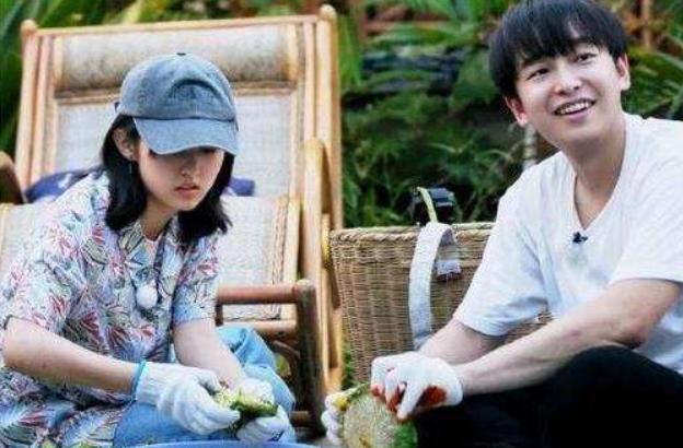 张子枫|19岁妹妹人设崩塌，被称之为“皇族”，高考使用特权，节目中翻车