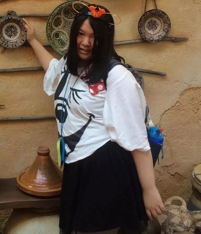 健身|体重320斤的胖妞减肥成功后,却被减肥后的赘皮搞得痛不欲生…