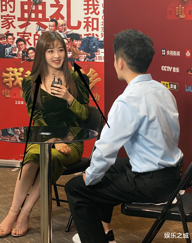 张含韵|张含韵亮相首映礼，在央视“照妖镜”下，31岁的状态是认真的吗？