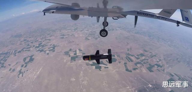 俄军|边境出事后普京遭最沉重打击，大批无人机突然袭击，S300无法反击