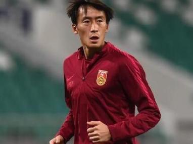 杜威▲前国足队长即将当爹，曾踢过世界杯，历任女友一个比一个漂亮