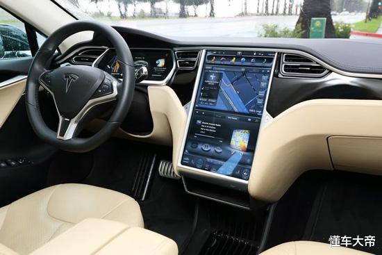 #比亚迪宋#比亚迪宋Pro被砸车窗,车主:最担心的事终于发生了