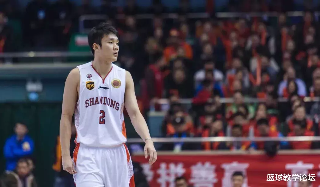 山东男篮|仍有两年合同！丁彦雨航遭经纪公司打脸！山东回应：800万还不够？