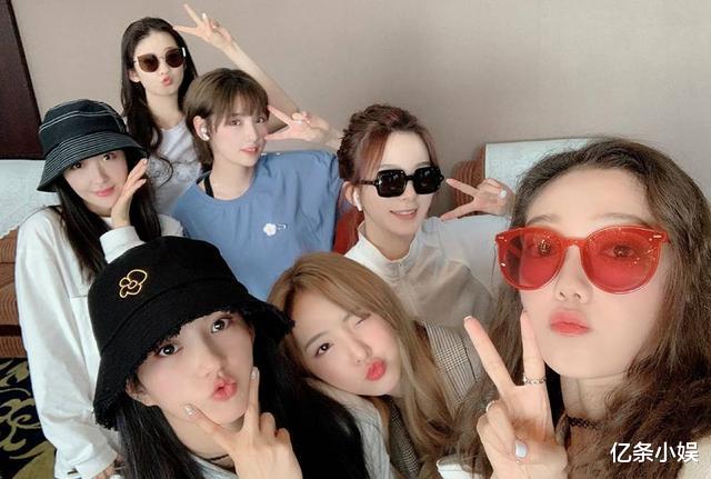 硬糖少女303|硬糖少女首张专辑，上线一周销量41万，但和师兄师姐还相差甚远