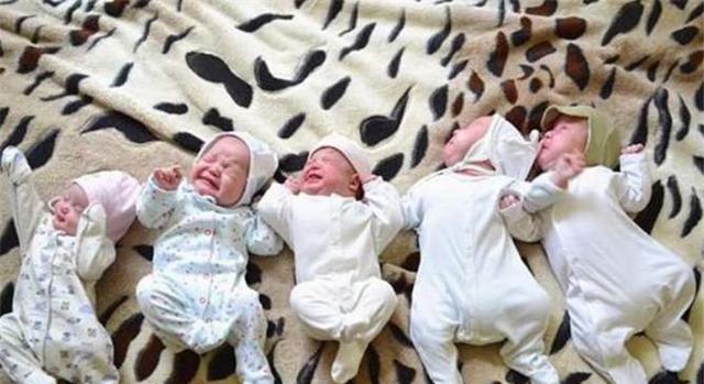 「」如果世上只剩一对男女,需要多久才能有77亿人口,答案令人唏嘘