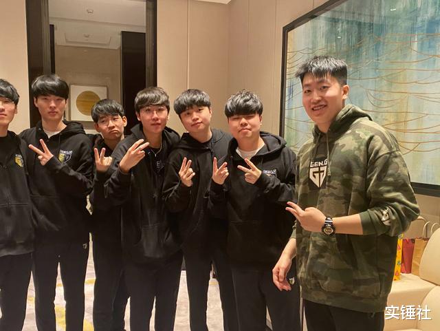 RNG■RNG8强后被骂3万楼！狼行下饭气炸管泽元，连喷10条微博情绪失控