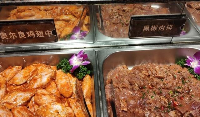 自助餐|吃自助餐，聪明人都不拿这4样，服务员：这应该是个内行人！