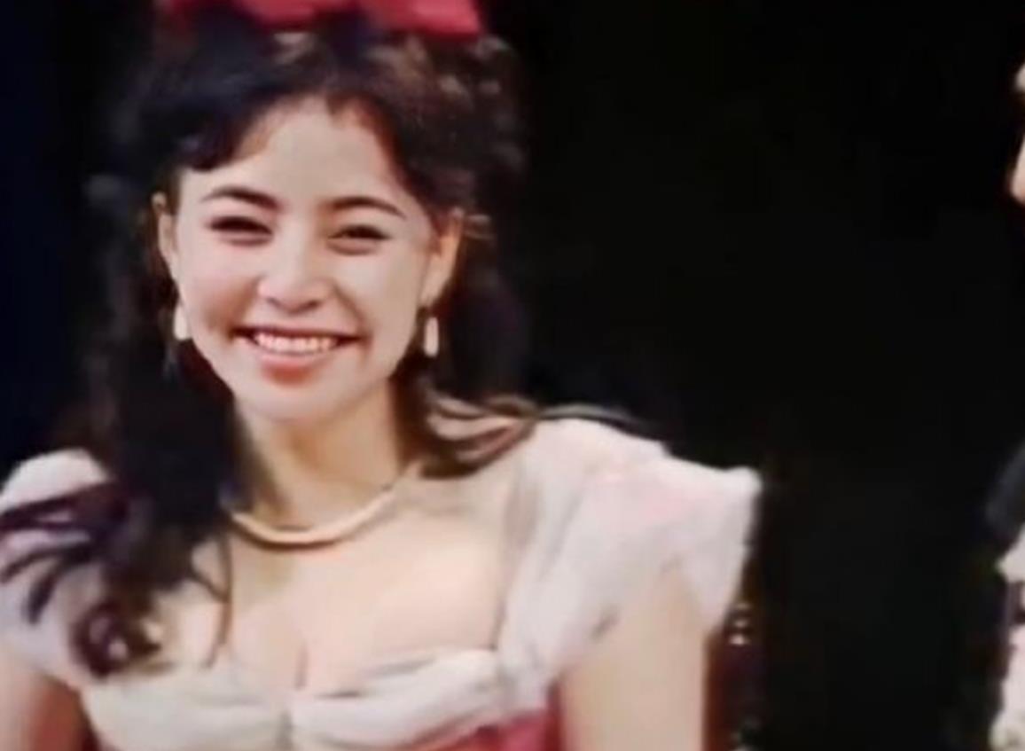 成龙|陈红捧儿子,宋丹丹捧儿子,成龙捧儿子,而她不管儿子却成为了影帝!