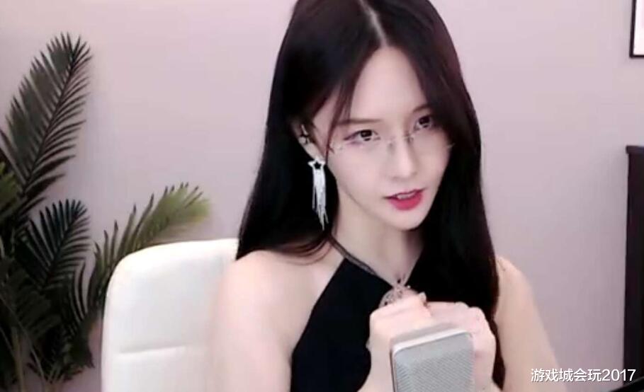 『斗鱼』斗鱼首位拥有一百个紫色粉丝牌主播，旭旭宝宝拥有最多粉丝牌，但也比不过她