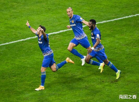 江苏苏宁|苏宁外援提前离队，鲁能足协杯稳了！国足归化热门一语透露好消息