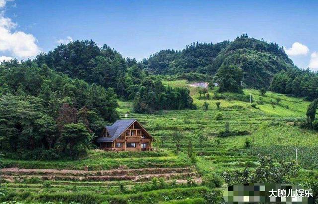 岳云鹏▲岳云鹏成《向往4》最“懒”嘉宾,却意外揭开节目的“遮羞布”