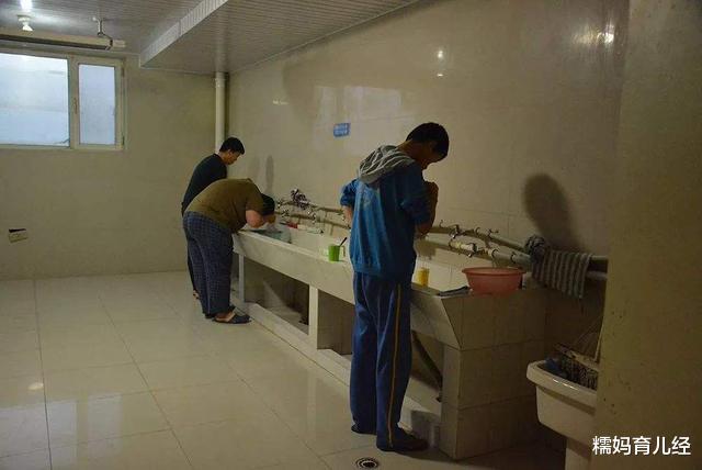 【宿舍】高中宿舍“没的最快”的3种东西,尤其第2种,学生:比曹操都快