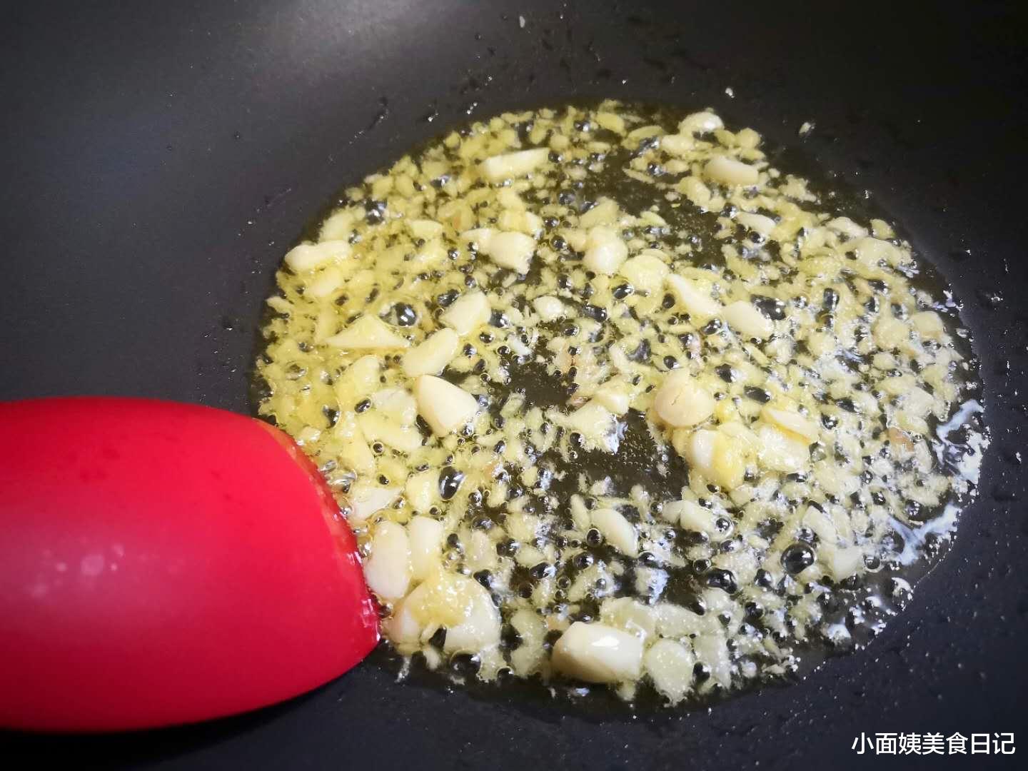 食材|这俩食材一起炒,想不到竟然这么好吃,比肉香,可惜很多人不知道