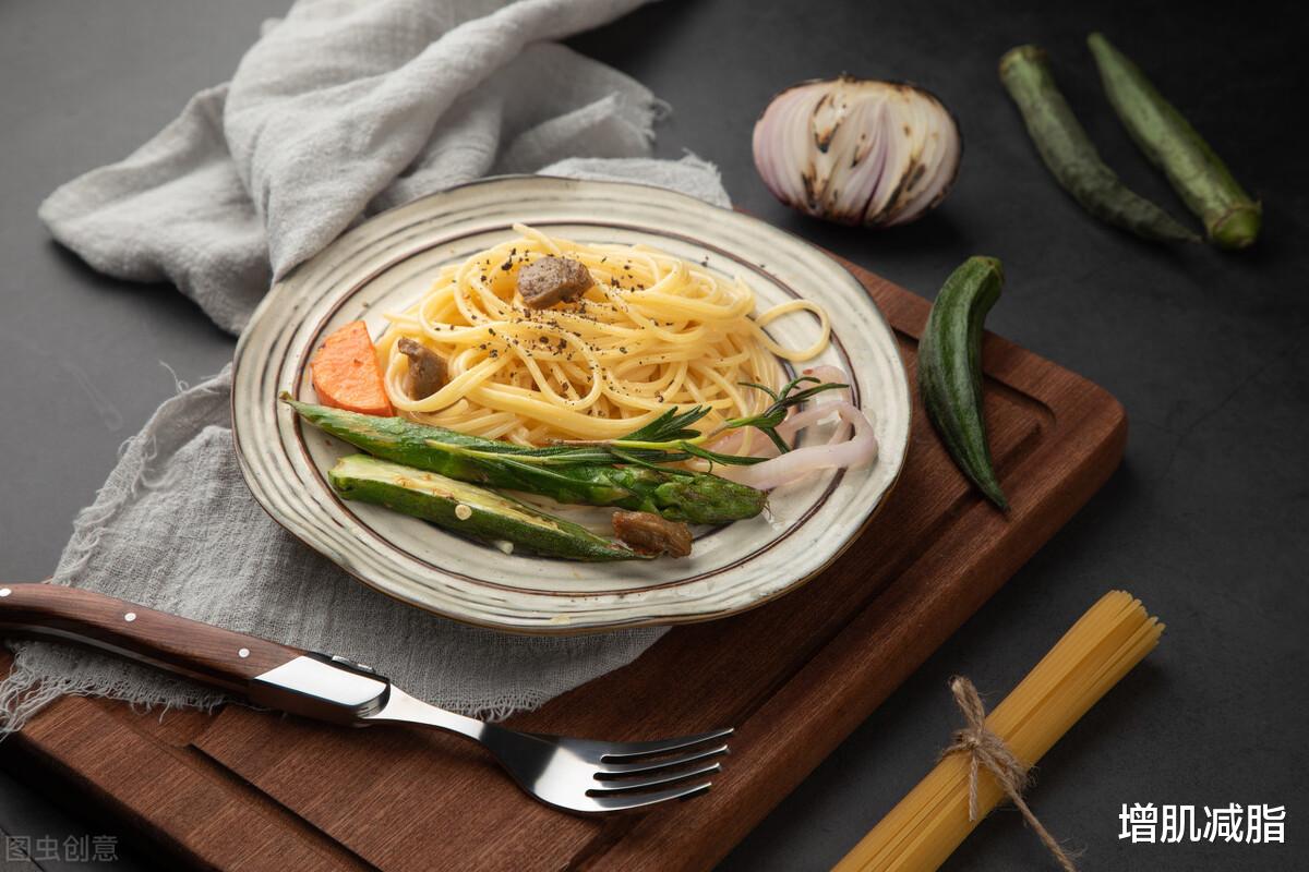 卡路里|??学会这18个减肥小技巧，你也能瘦下来，远离肥胖困扰！