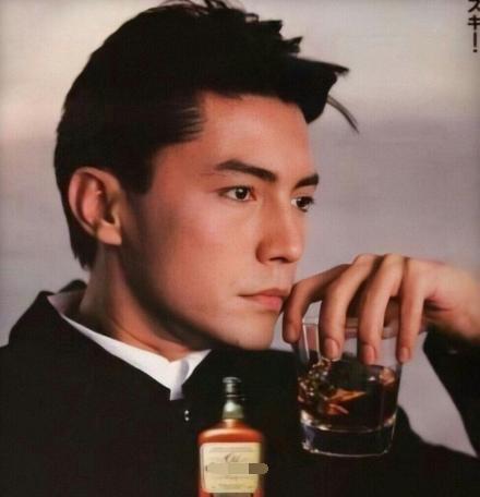 尊龙@“亚洲第一美男”尊龙：迷倒林青霞王祖贤，68岁仍单身只倾心陈冲